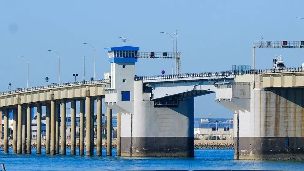 Imagen del puente Carranza en C&aacute;diz