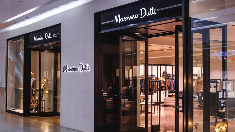 Tienda de la firma de moda exclusiva Massimo Dutti