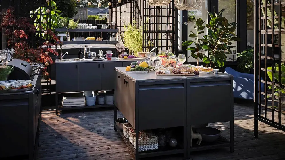 Barbacoa de carb&oacute;n Batskar de IKEA