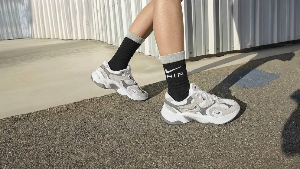 Zapatillas de mujer modelo Nike AL8