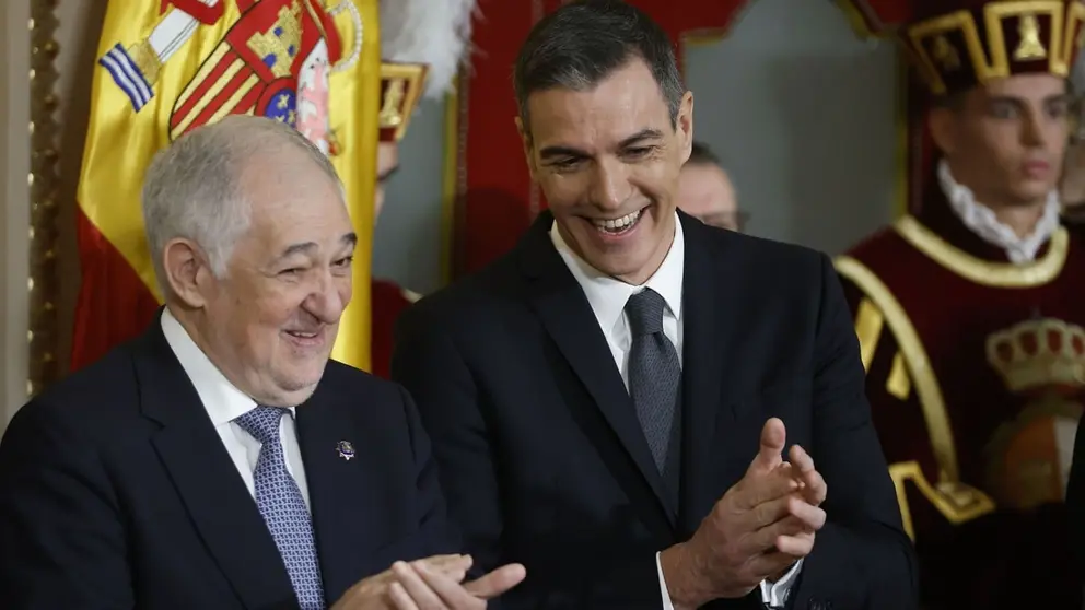 Pedro S&aacute;nchez, junto a C&aacute;ndido Conde-Pumpido