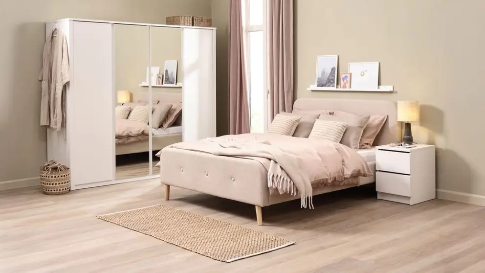 El elegante armario de 4 puertas y espejo de Jysk que arrasa en 2024