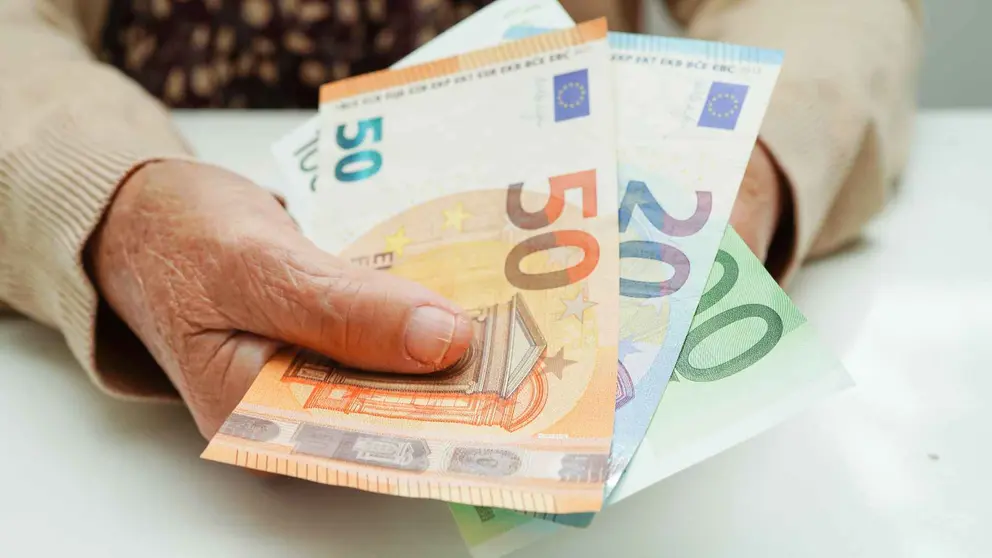 Dinero procedente del subsidio para mayores de 52 a&ntilde;os