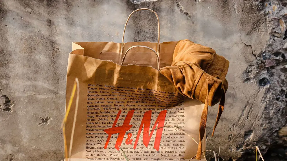 Bolsa de compra de papel reciclable de H&M