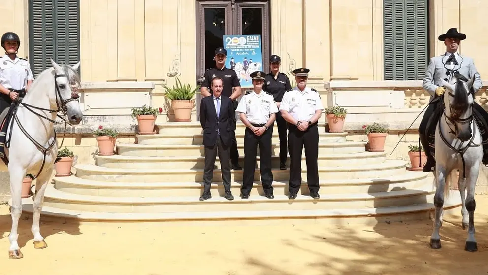 La Real Escuela de Arte Ecuestre acoger&aacute; el homenaje a la Polic&iacute;a Nacional | Cristo Garc&iacute;a