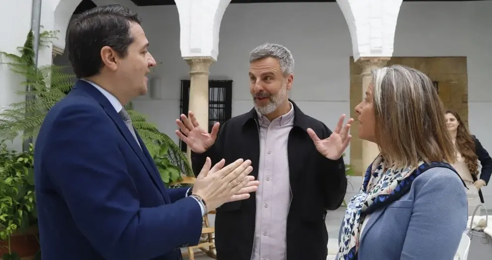 El alcalde de C&oacute;rdoba, Rafael Bellido, junto al bailar&iacute;n Antonio Ruz