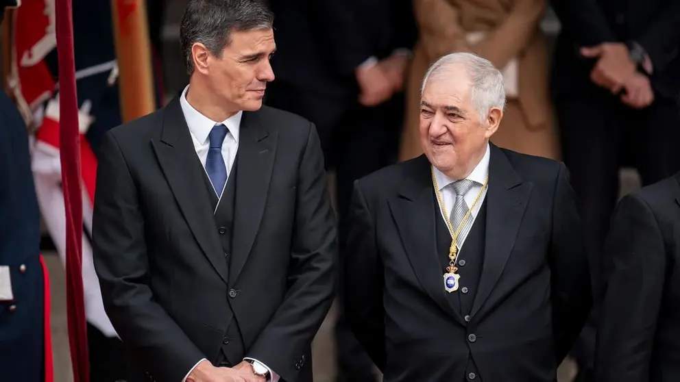 Pedro S&aacute;nchez, junto a C&aacute;ndido Conde-Pumpido (3)
