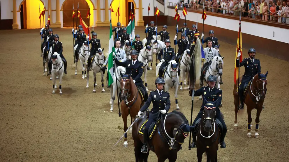 Exhibici&oacute;n de la Polic&iacute;a Nacional en la Real Escuela de Jerez | Rafa Dom&iacute;nguez