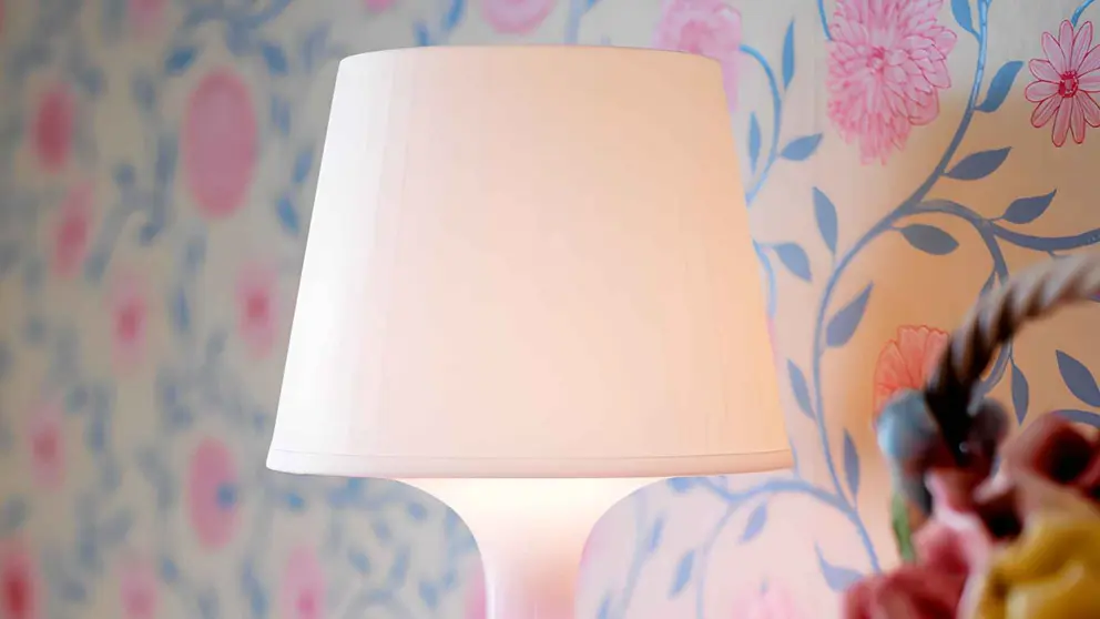 L&aacute;mpara de mesa LAMPAN de Ikea