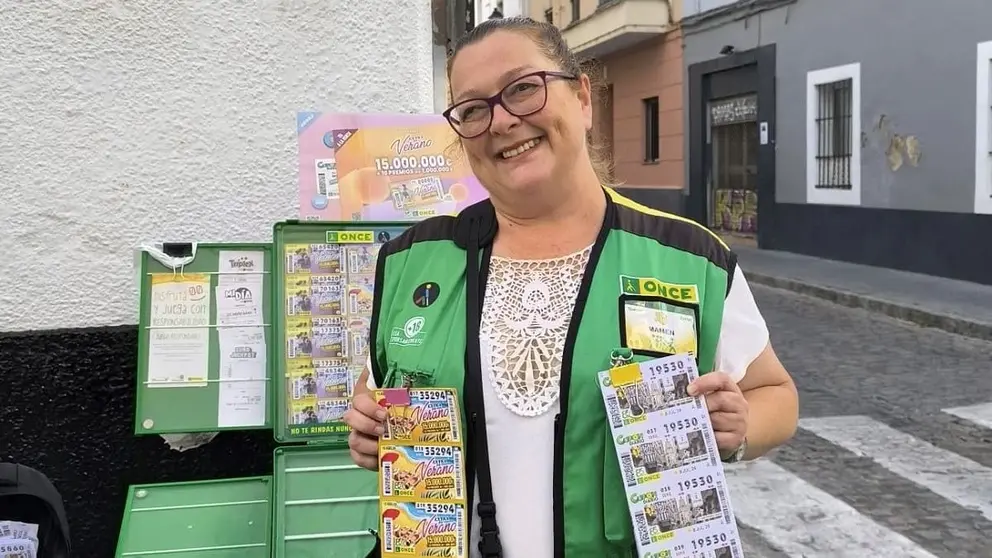 Mari Carmen Garc&iacute;a, vendedora de la ONCE en C&aacute;diz