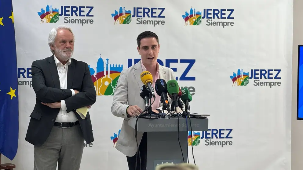 Jaime Espinar tras la Junta de Gobierno Local | Rafa Dom&iacute;nguez