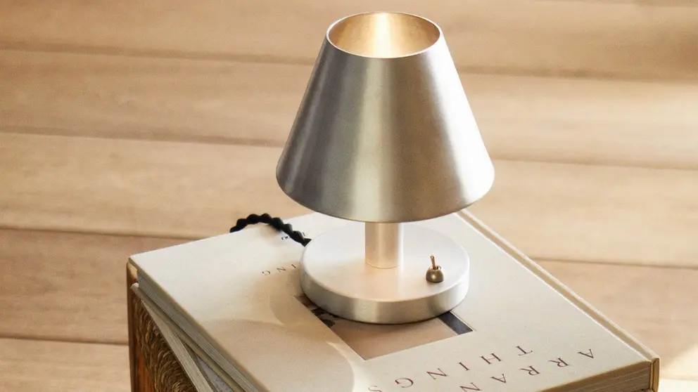 L&aacute;mpara estilo industrial Zara Home