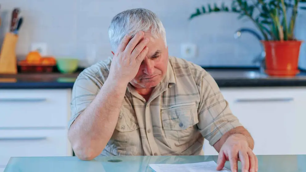 Un pensionista preocupado por el estado de su pensi&oacute;n