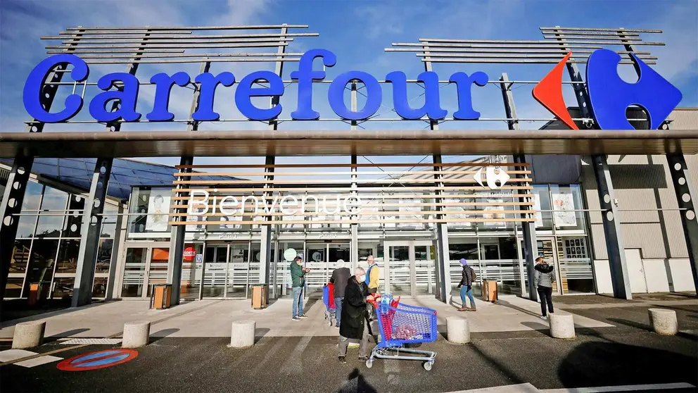 Puerta de un supermercado de Carrefour