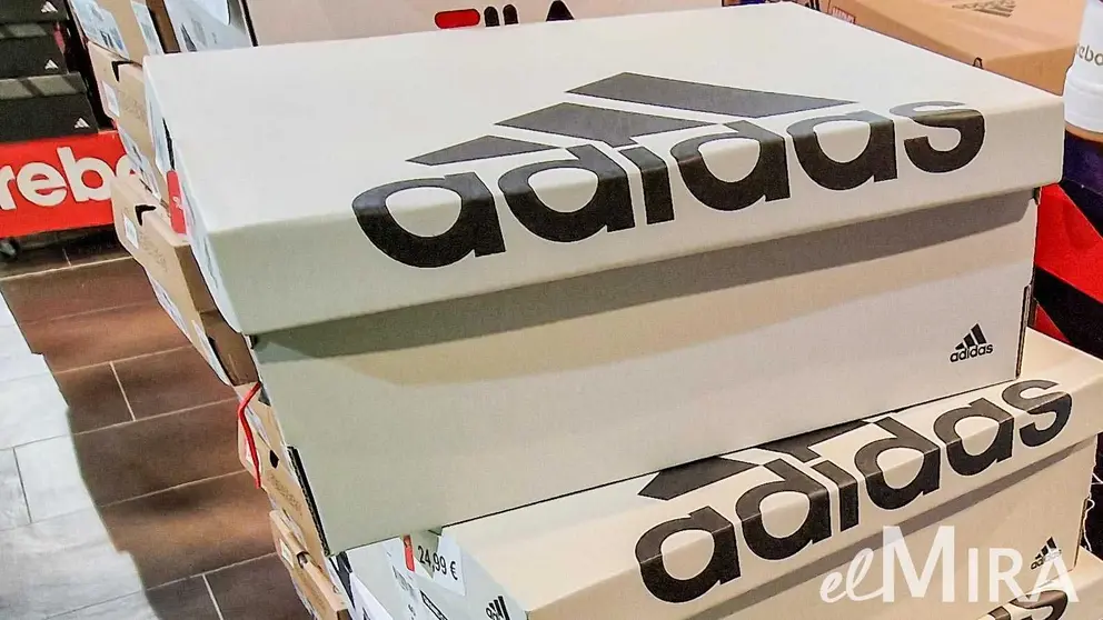 Cajas de calzado Adidas 