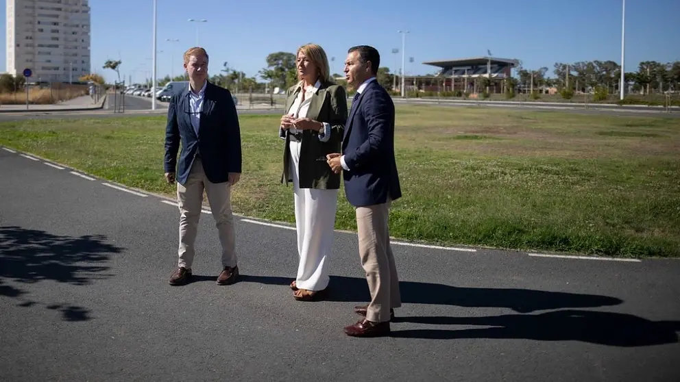 La alcaldesa de Huelva, Pilar Miranda, durante una comparecencia