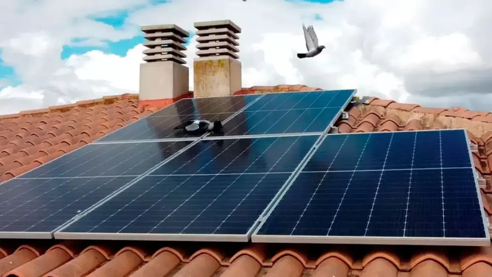 Placas solares situadas en un tejado