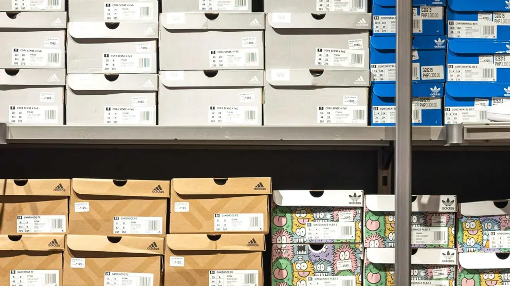 Almac&eacute;n de Adidas