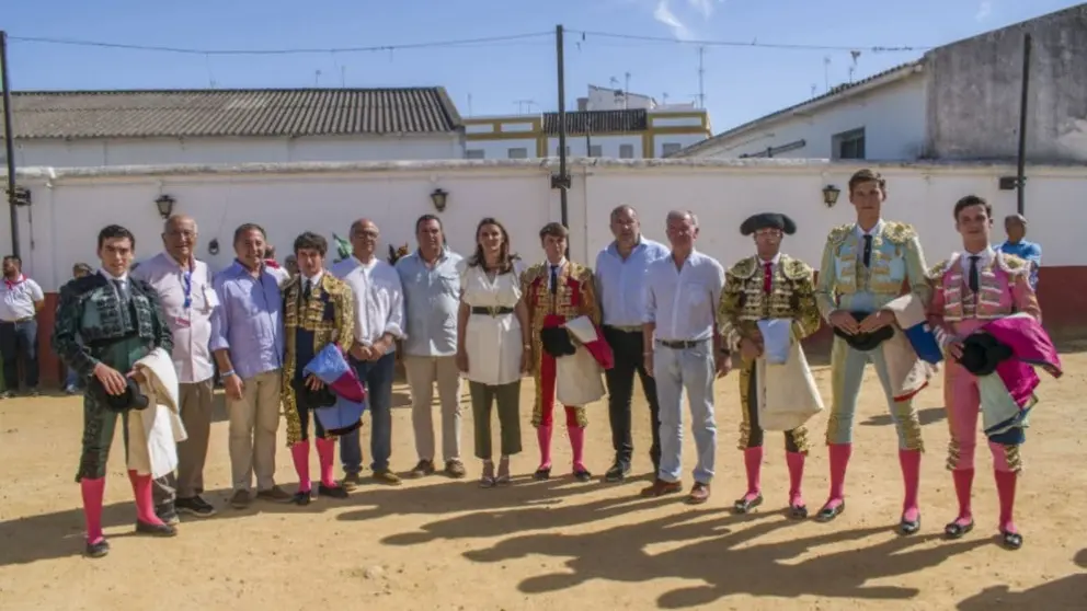 Novilladas sin picadores en Cantillana