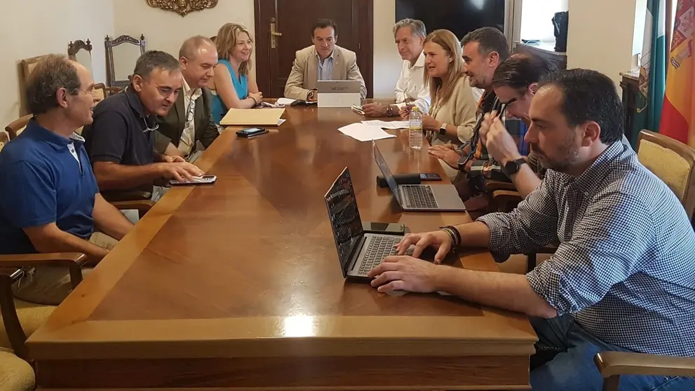 Agust&iacute;n Gonz&aacute;lez reunido con su Equipo de Gobierno