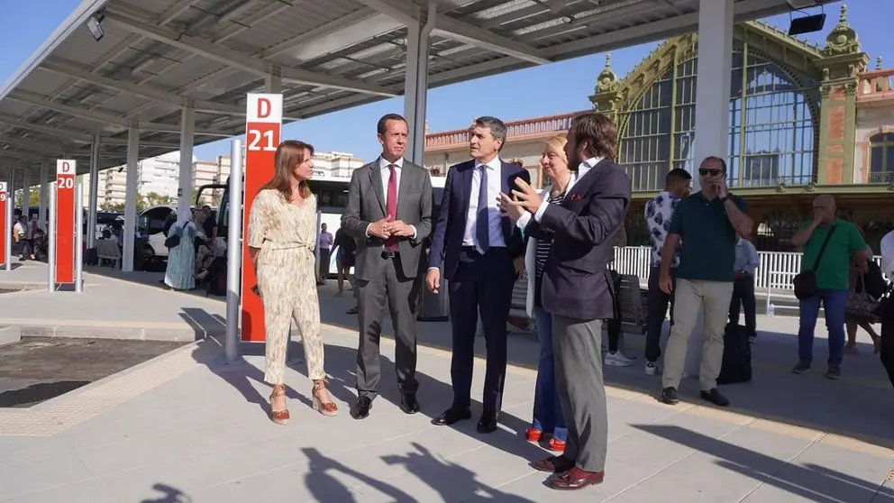 El delegado del Gobierno visitando la estaci&oacute;n de Almer&iacute;a