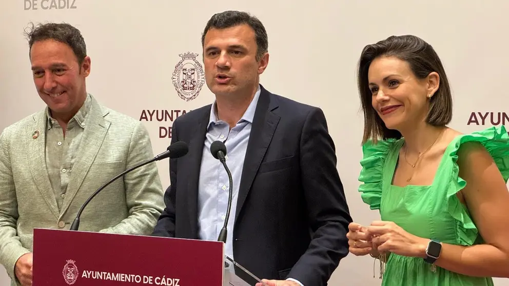 Bruno Garc&iacute;a, junto a Jos&eacute; Manuel Cossi y Beatriz Gandullo | Rafa Dom&iacute;nguez
