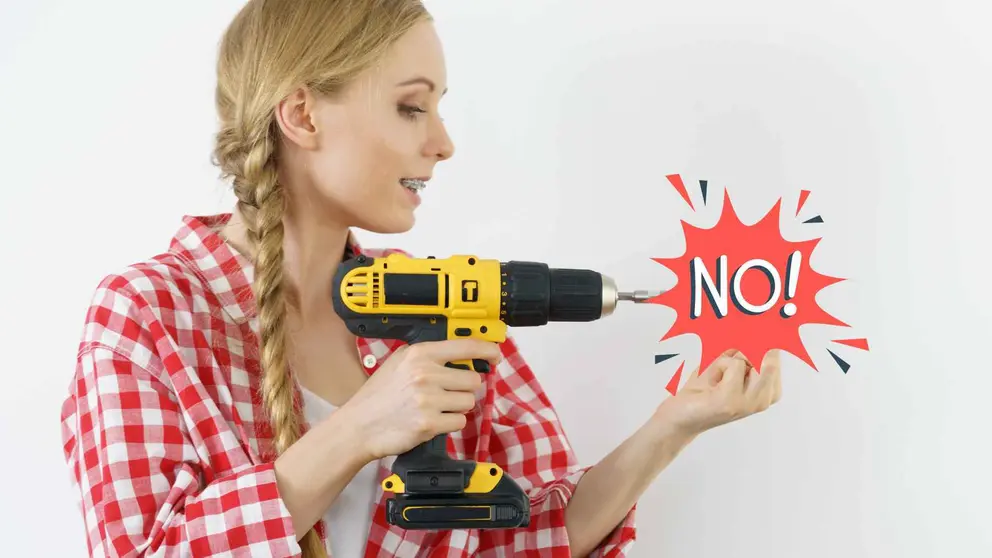 Leroy Merlin salta a Ikea con esta estanter&iacute;a colgante que se cuelga sin taladro ni agujeros