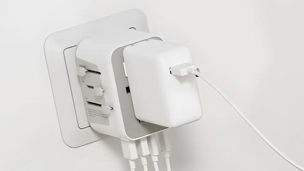 Adaptador Enchufe Universal TESSAN