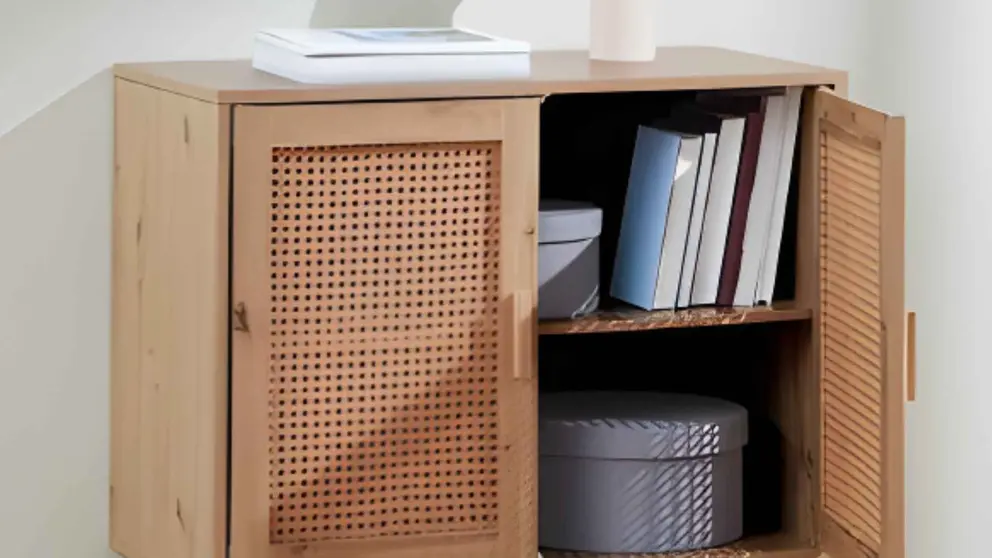 C&oacute;moda trenzada de rat&aacute;n Livarno Home de Lidl