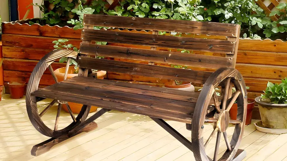 Banco de madera para exteriores Outsunny de Amazon