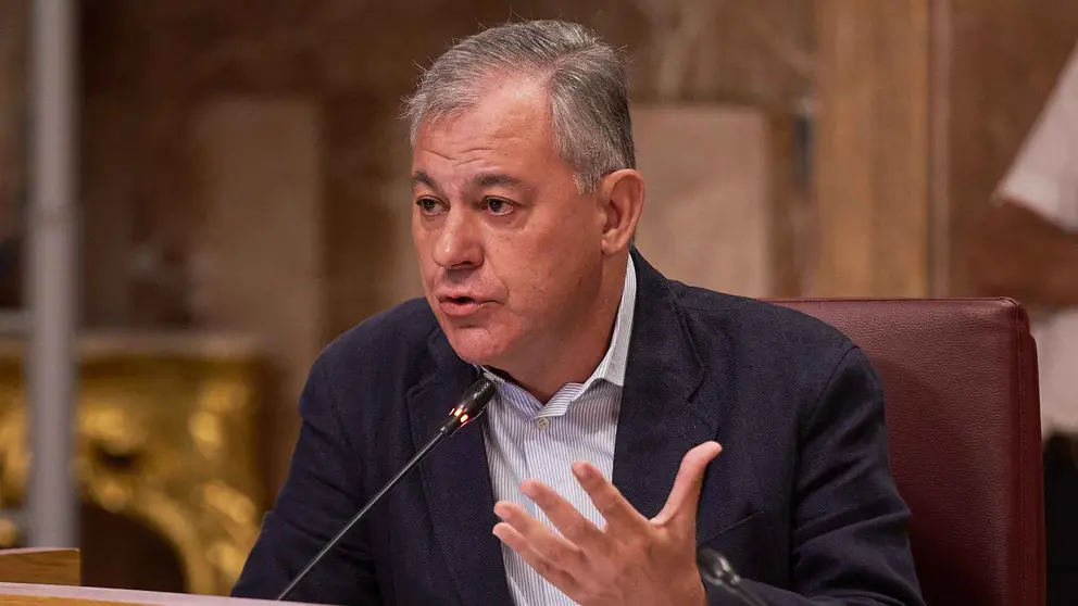 Jos&eacute; Luis Sanz durante el Pleno Extraordinario del Ayuntamiento de Sevilla | Salvador L&oacute;pez Medina para El MIRA
