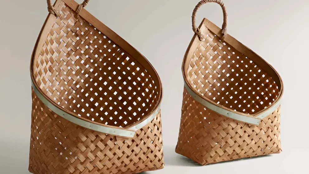 Cesta de bamb&uacute; para colgar de Zara Home