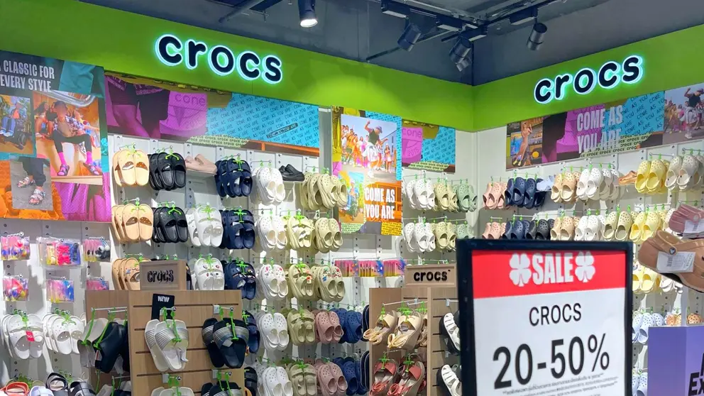 Ampl&iacute;a secci&oacute;n de Crocs