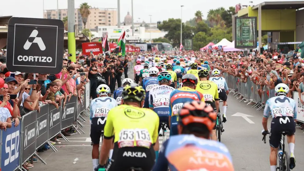 Salida de La Vuelta desde Jerez 2024 | Cristo Garc&iacute;a