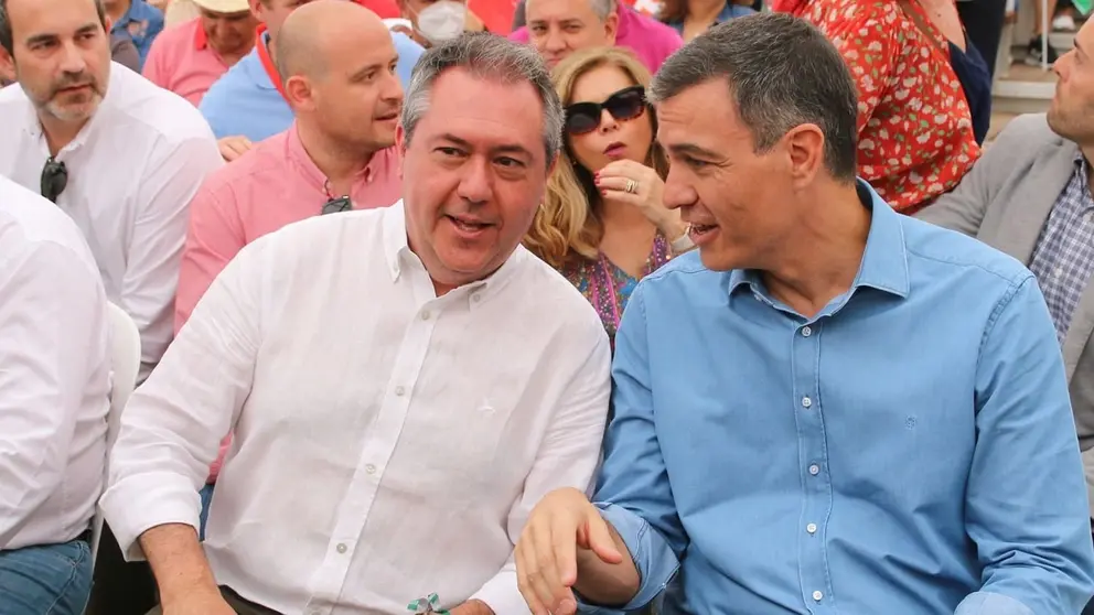 Juan Espadas, junto a Pedro S&aacute;nchez