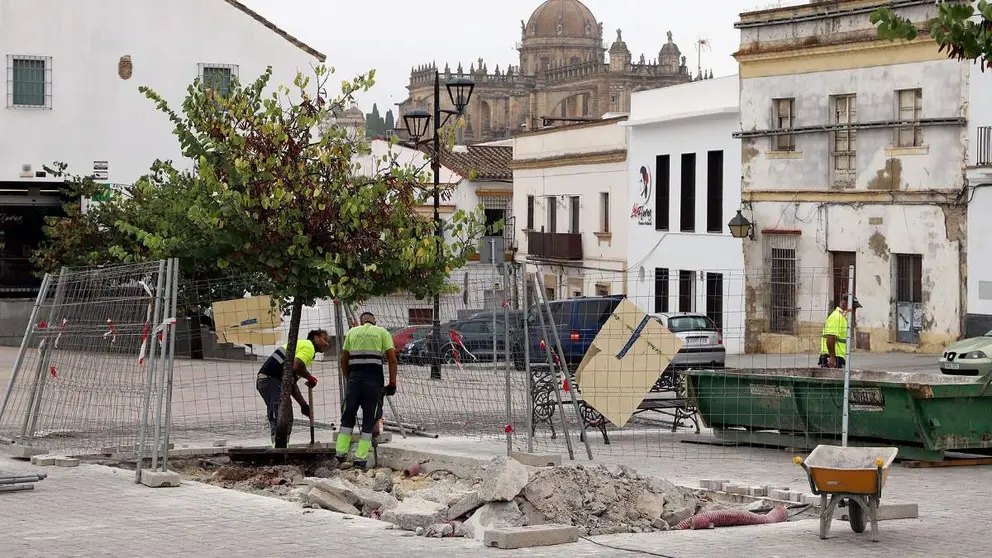 Plantaci&oacute;n de arbolado en la Plaza Bel&eacute;n
