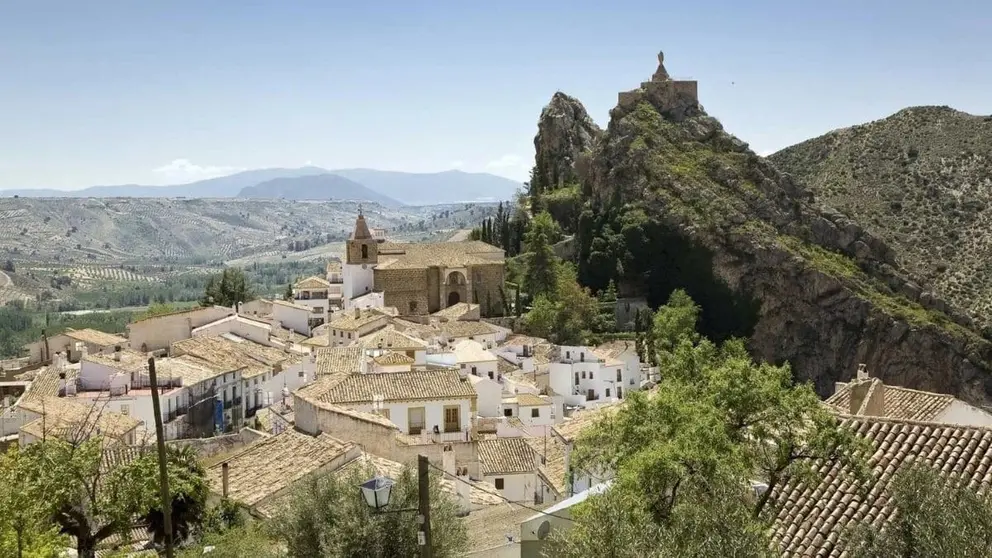 Un peque&ntilde;o pueblo de Granada ofrece empleo y casa gratis