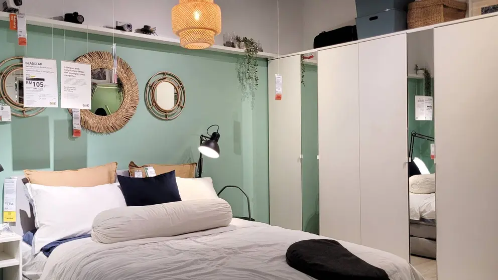 Dormitorio de exposici&oacute;n en tienda IKEA