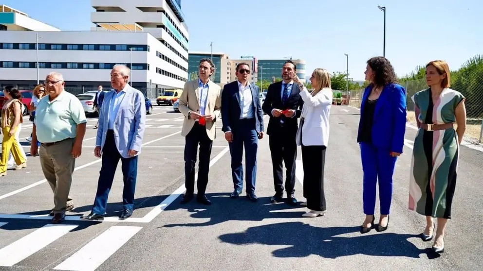 Imagen de archivo de la inauguraci&oacute;n de un parking en el entorno del Cl&iacute;nico el pasado junio