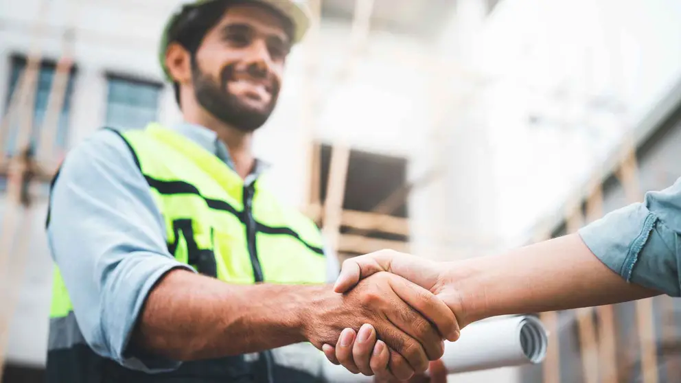 Un trabajador en una obra