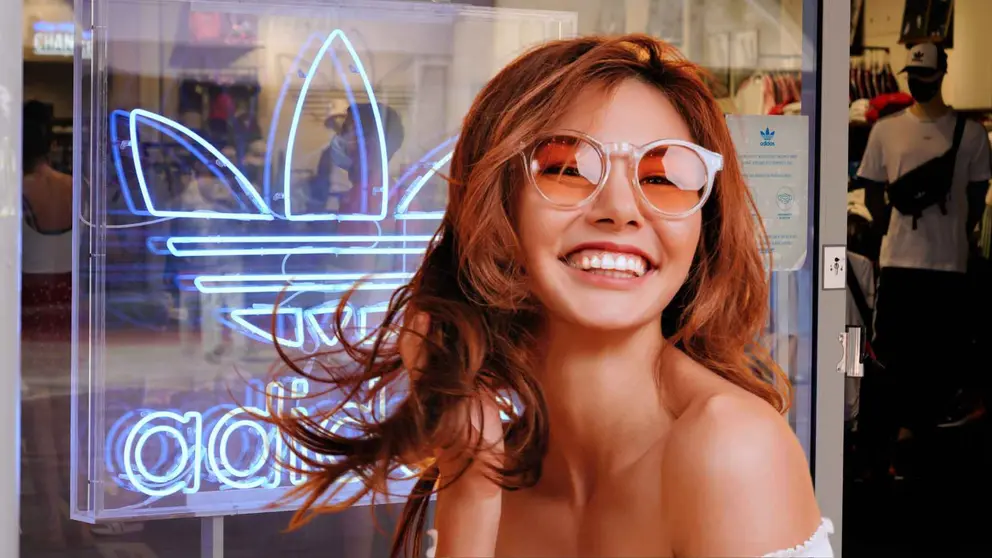 El cors&eacute; denim que est&aacute; arrasando lo tiene Adidas