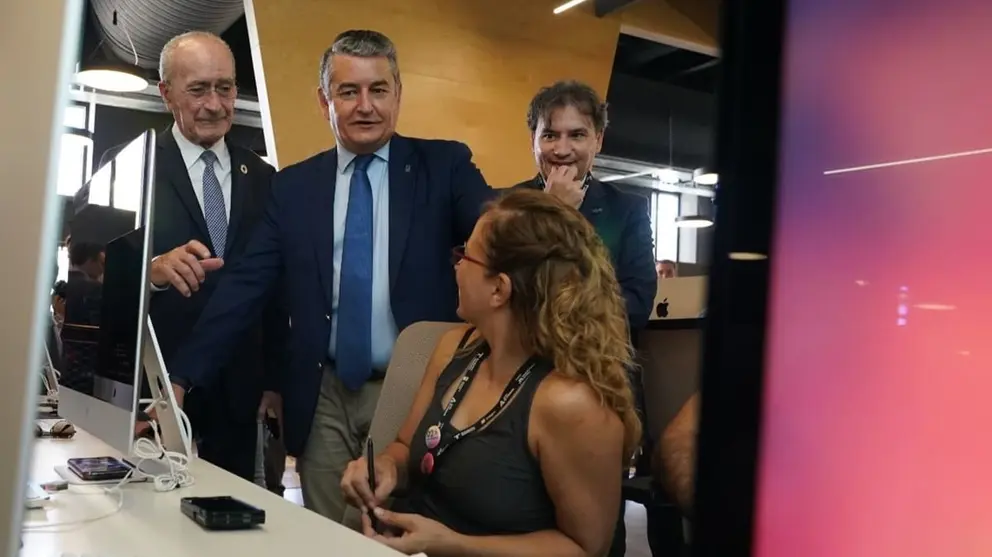 Antonio Sanz ha visitado la sede de 42 M&aacute;laga Fundaci&oacute;n Telef&oacute;nica