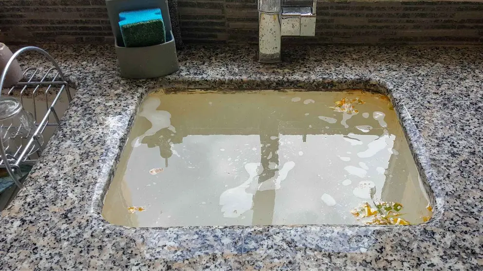 Qu&eacute; fontanero ni fontanero, Mercadona tiene la soluci&oacute;n para desatascar el fregadero