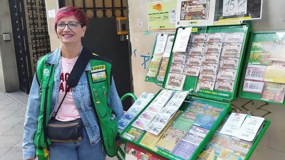 Concepci&oacute;n M&aacute;rquez, vendedora de la ONCE