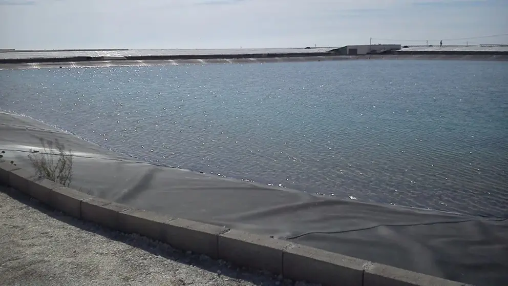 Imagen de una balsa de riego