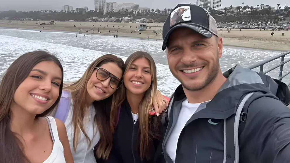 Joaqu&iacute;n S&aacute;nchez junto a Susana Saborido y sus hijas en Los &Aacute;ngeles | IG