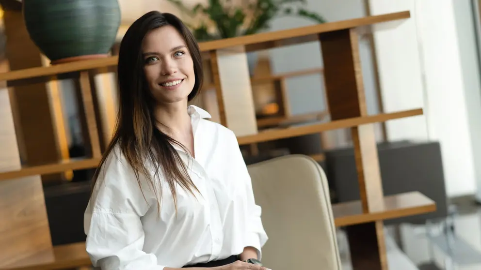 Los pantalones largos de Massimo Dutti que necesitas para lucir con botines en la oficina