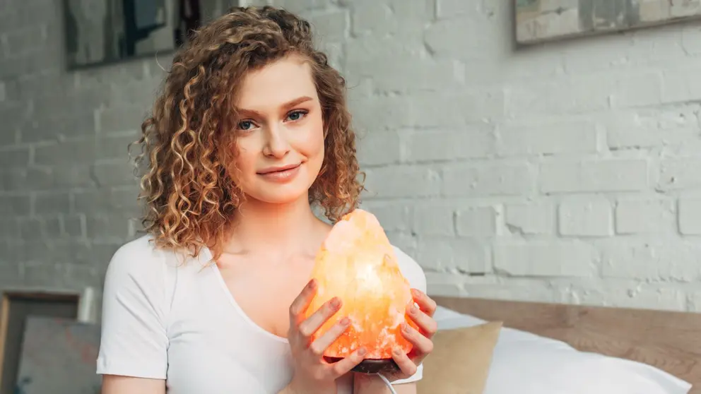 L&aacute;mpara de sal del Himalaya