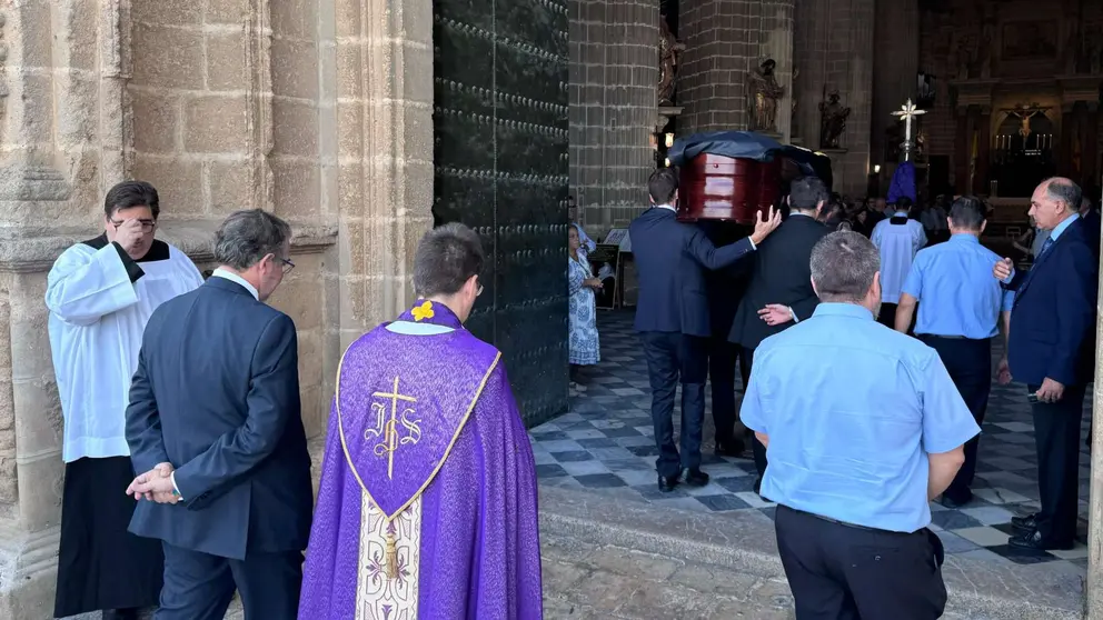 El f&eacute;retro de Andr&eacute;s Luis Ca&ntilde;adas entrando en la Catedral de Jerez | Rafa Dom&iacute;nguez