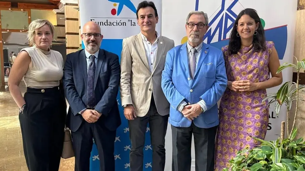 Acuerdo para el material escolar entre Ayuntamiento de Ja&eacute;n, Agrupaci&oacute;n de Cofrad&iacute;as y La Caixa